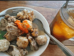 Rekomendasi Bakso Paling Populer di Pangkalpinang: Alamat & Jam Buka Lengkap, Favorit Warga!