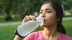 Minum Air Putih: Jumlah dan Waktu Terbaik yang Dibutuhkan