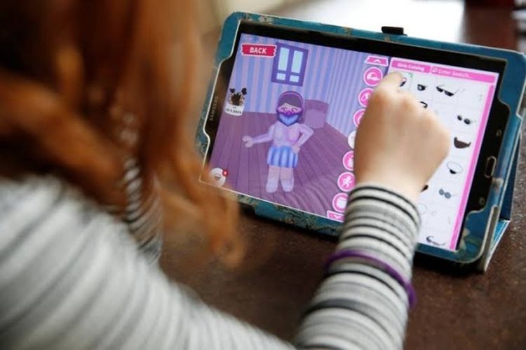 Menteri Meutya Hafid Tidak Akan Blokir Roblox, Tunggu Evaluasi Dirjen Digital