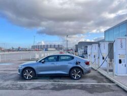 PHEV atau Listrik, Mana yang Lebih Praktis untuk Harian?