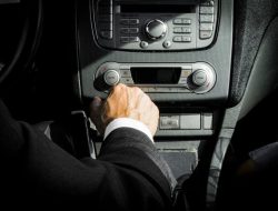 Teknik Setengah Kopling untuk Mobil Manual, Ini Cara Menggunakannya!