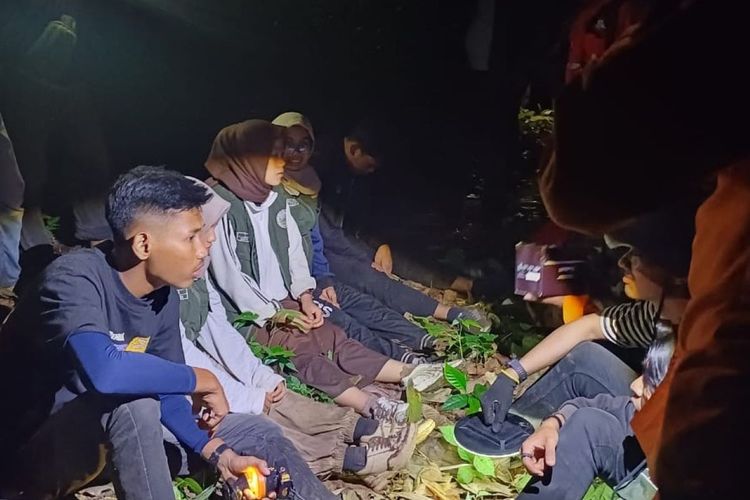 Misteri Hutan Pauh: 24 Peserta Tracking Tersesat Ditemukan Selamat oleh Tim SAR