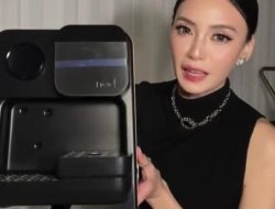 9 Foto Artis Unboxing Souvenir Pernikahan Luna-Maxime di Jakarta 9 Foto Artis Unboxing Souvenir Pernikahan Luna-Maxime di Jakarta