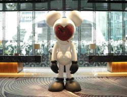 Merayakan Anniversary Ke-63, Kempinski Hadirkan Pameran Seni ‘TITILARAN’