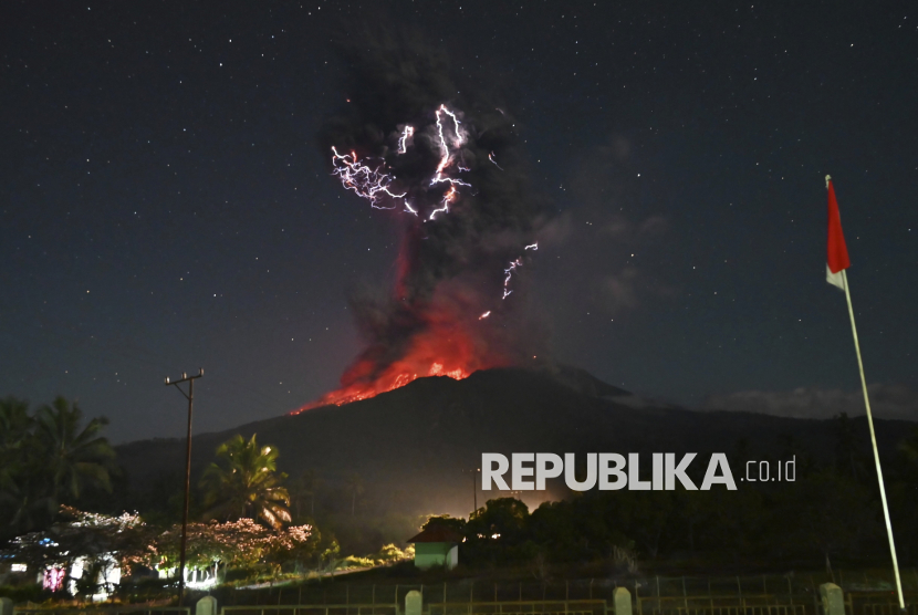 BNPB: Gunung Lewotobi Berbahaya