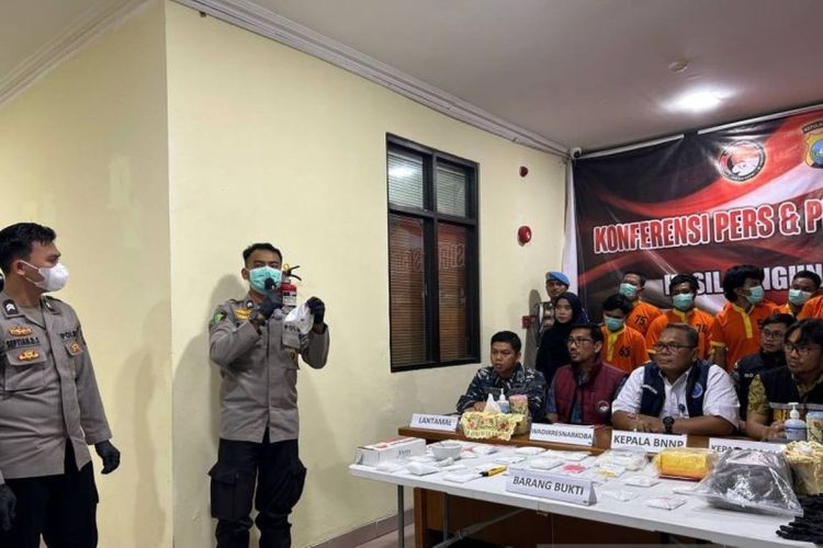 Aparat Deteksi Modus Penyelundupan Narkoba di Kepri