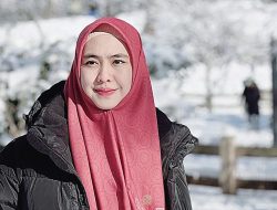 Hari Ini, Ustazah Oki Mengaji di Masjid Ar-Rahman
