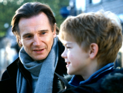 5 Film Komedi Liam Neeson yang Harus Ditonton!
