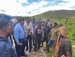 Dua Kelompok Warga Chaos di Jalur KKB