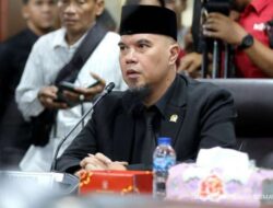 Ahmad Dhani Ditegur dan Diusir dari Rapat Revisi UU Hak Cipta Ahmad Dhani Ditegur dan Diusir dari Rapat Revisi UU Hak Cipta