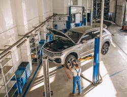 7 Cara Hemat Biaya Servis Mobil 7 Cara Hemat Biaya Servis Mobil