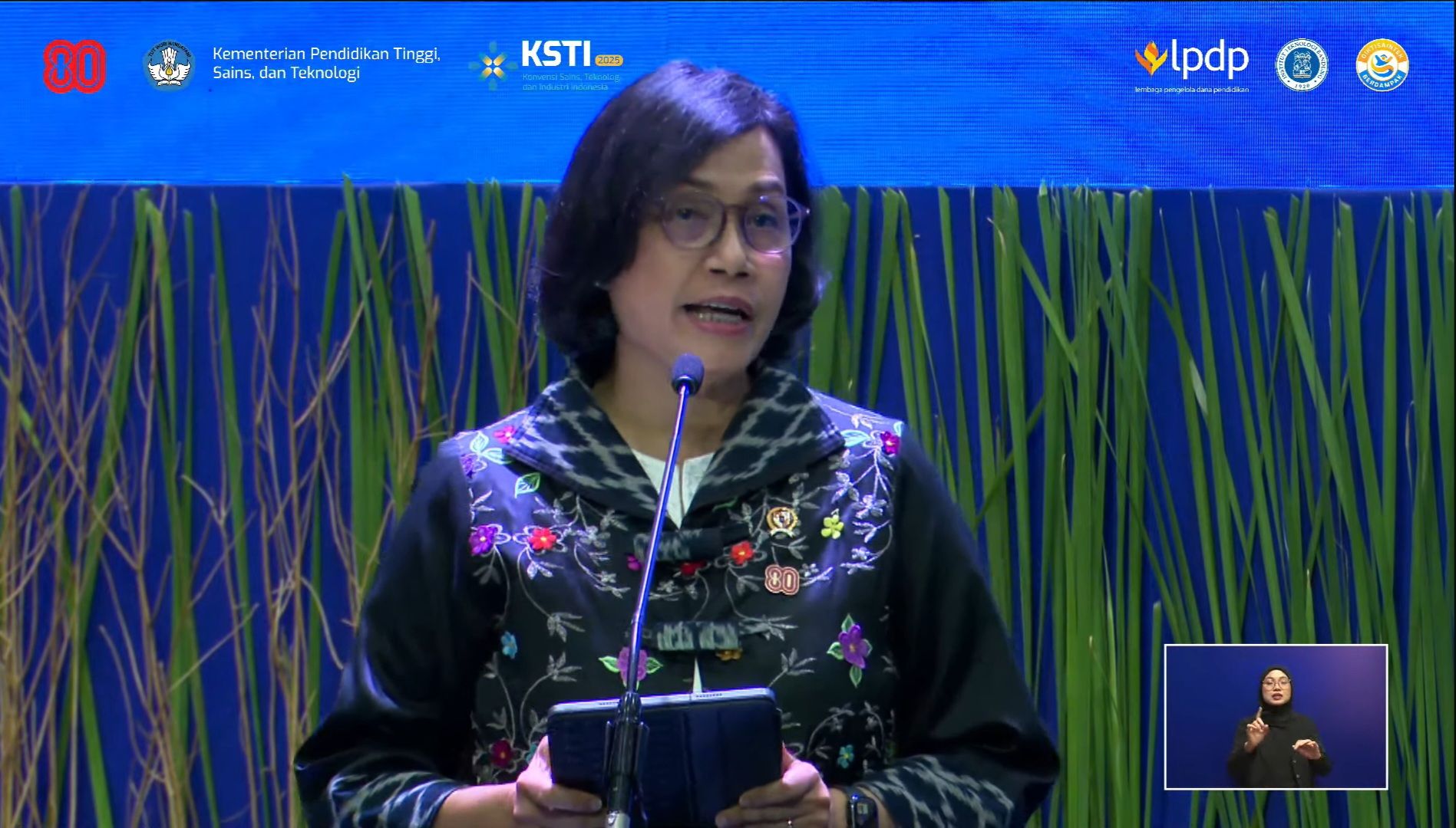 Sri Mulyani Tanyakan Apakah Semua Harus Dibiayai Negara?