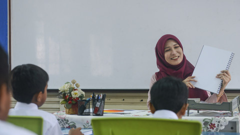 Masa Depan Pendidikan: Guru Tetap Tak Tergantikan