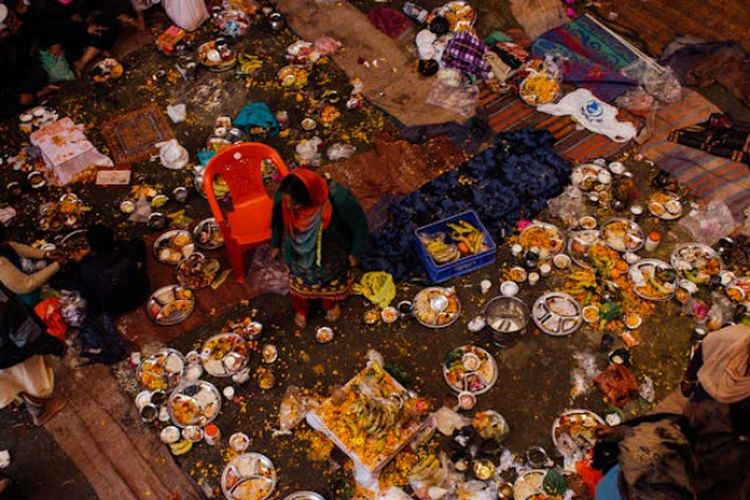 Bukan Hanya Lapar Mata, Ini 3 Alasan Psikologis di Balik Sampah Makanan