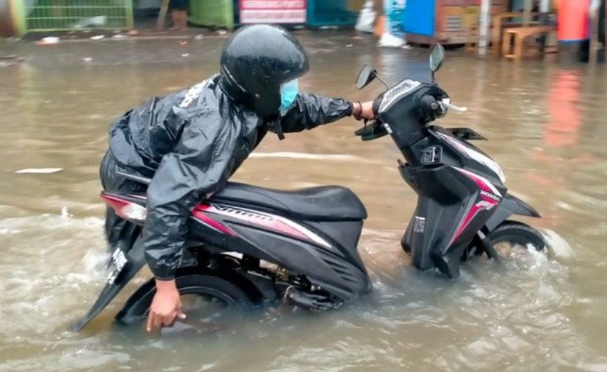 Kaliper Motor Tenggelam Saat Hujan, Minyak Rem Harus Segera Diganti?