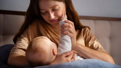 8 Cara Efektif Mengatasi ASI Encer pada Ibu Menyusui
