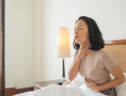 6 Obat Alami untuk Mengatasi Tenggorokan Panas 6 Obat Alami untuk Mengatasi Tenggorokan Panas