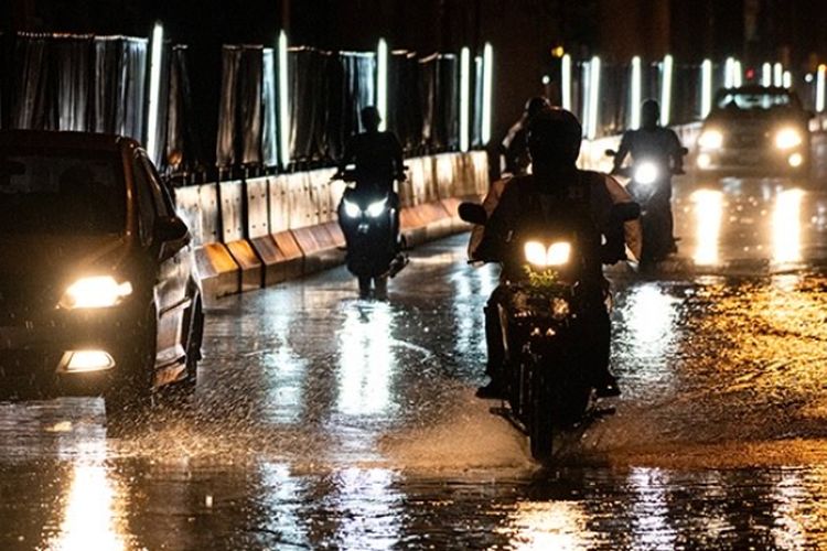 Tips Perawatan Kendaraan Saat Hujan: Cek Ban, Rem, dan Wiper untuk Keamanan Maksimal