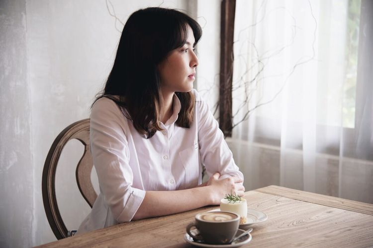 5 Kebiasaan yang Membuat Seseorang Kesepian Sepanjang Hidup