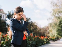 7 Tekanan Sosial yang Menghimpit Perempuan dalam Kehidupan Sehari-hari 7 Tekanan Sosial yang Menghimpit Perempuan dalam Kehidupan Sehari-hari
