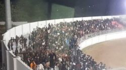 Penonton Ricuh Saat Madura United FC Lawan Persis Solo, Polisi Tangkap Provokator di Pamekasan