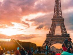 22 Fakta Menarik Menara Eiffel, Ada Ruang Rahasia di Lantai 3? 22 Fakta Menarik Menara Eiffel, Ada Ruang Rahasia di Lantai 3?