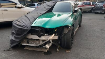 Mobil Tabrak Beton, Siapa Tanggung Kerugian? Ini Penjelasan Dishub