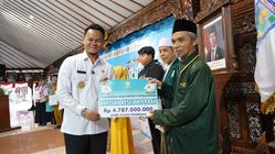Semangat Kolaborasi 17 Lembaga, Pemkab Salurkan Bantuan Rp 10,2 Miliar untuk 5.989 Warga Semangat Kolaborasi 17 Lembaga, Pemkab Salurkan Bantuan Rp 10,2 Miliar untuk 5.989 Warga