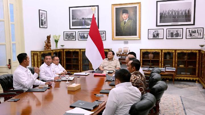 Prabowo Adakan Pertemuan Rahasia dengan Pejabat Penting