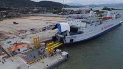 Terpeleset ke Laut, Kapal Terjepit, Sukarso Meninggal