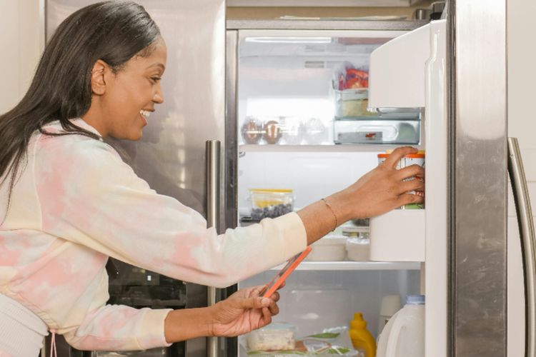 Jangan Sembarangan Letak! 5 Makanan Ini Tidak Boleh Ditaruh di Pintu Kulkas