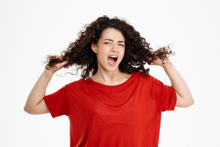 6 Cara Mengatasi Rambut Lurus yang Kaku, Tetap Berisi Sepanjang Hari