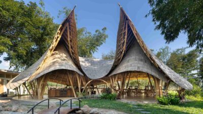 Bambu yang Membuat Kagum: Arsitektur The Bull di Zabb e Lee
