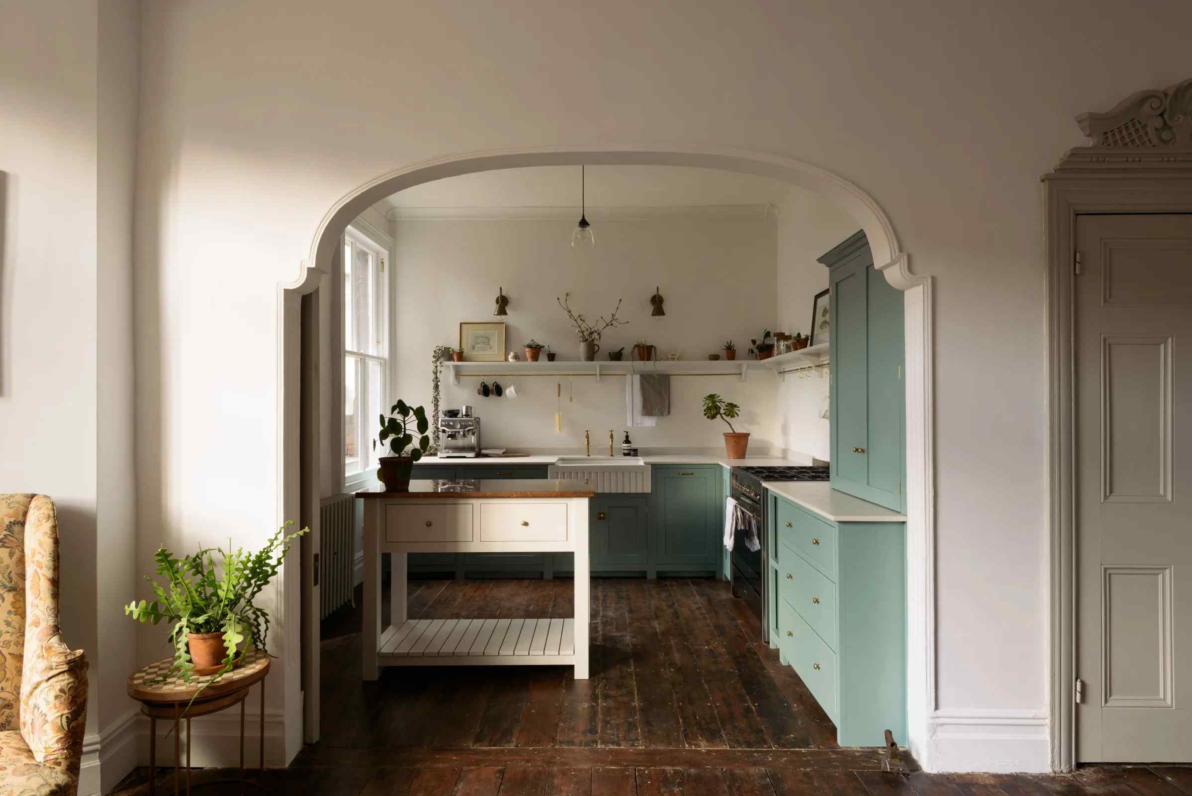 7 Model Dapur L Letter yang Membuat Masak Jadi Nyaman