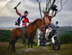 Kisah Petualangan Rowby & Ducati DesertX di Sumba yang Penuh Eksotisme Kisah Petualangan Rowby & Ducati DesertX di Sumba yang Penuh Eksotisme