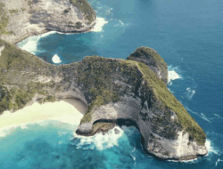Nusa Penida, Surga Tersembunyi Bali dengan Keindahan Alam yang Mencuri Hati