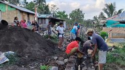 Semangat Warga RT 15 Dusun C Pululera: Memperbaiki Jalan 100 Meter Pasca Erupsi Gunung Lewotobi