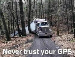 8 Meme Lucu GPS yang Sering Tidak Akurat 8 Meme Lucu GPS yang Sering Tidak Akurat