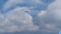Gunung Semeru Meletus Kembali, Tinggi Letusan Capai 1 KM di Atas Puncak