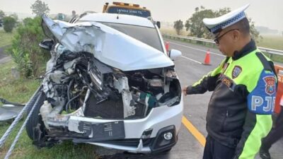 Suzuki XL7 Jadi Biang Kerok di Tol Jombang-Mojokerto, Seret Panther dan Avanza