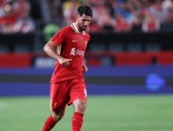 Arne Slot Bocorkan Alasan Pilih Szoboszlai Jadi Bek Kanan Saat Liverpool Kalahkan Newcastle 3-2