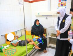 Gubernur Khofifah Beri Santunan Rp 10 Juta untuk Keluarga Korban Campak di Sumenep