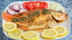 Tips Menggoreng Ikan Tanpa Meletup, Gunakan Jahe dan Bawang Putih