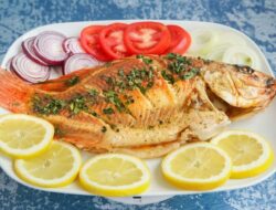 Tips Menggoreng Ikan Tanpa Meletup, Gunakan Jahe dan Bawang Putih