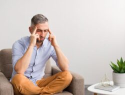 Mengapa Manusia Sering Galau? Ini Teori Freud yang Membongkar Sifat Asli Kita! Mengapa Manusia Sering Galau? Ini Teori Freud yang Membongkar Sifat Asli Kita!