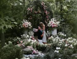 Selamat! Taylor Swift dan Travis Kelce Resmi Jadi Pasangan