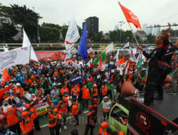 Buruh Berdemo Hari Ini Tuntut Kenaikan UMP 2026, Ini Jadwal dan Lokasinya Buruh Berdemo Hari Ini Tuntut Kenaikan UMP 2026, Ini Jadwal dan Lokasinya