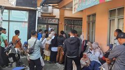 Ratusan Non-ASN Memadati Labkesmas KBB untuk MCU PPPK Paruh Waktu dengan Biaya Rp515.000 Ratusan Non-ASN Memadati Labkesmas KBB untuk MCU PPPK Paruh Waktu dengan Biaya Rp515.000