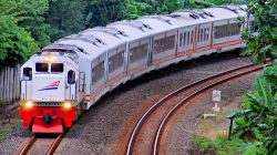 Kereta Argo Bromo Anggrek Terjatuh di Pagaden Subang