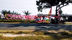 Momen Agustus, Keuntungan Pedagang dari Kain Penuh Makna